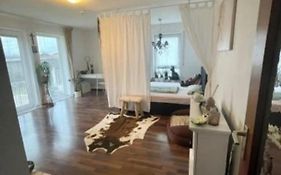 Complete Apartment Peacefully Situated Near The Airport Nuernberg